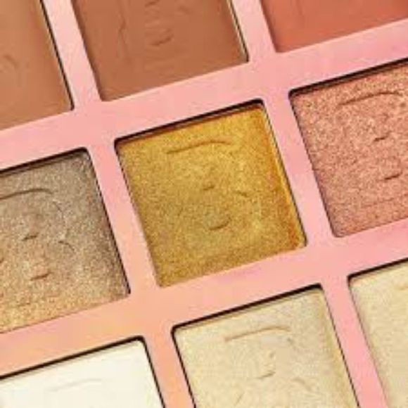 Beauty Bay Origin 42 Color Palette - Picture 5 of 5